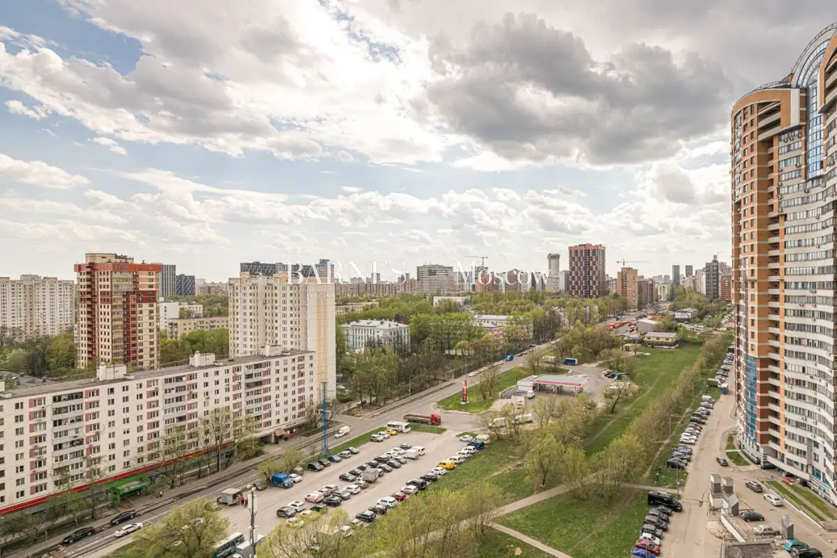 Просторная квартира в ЖК «Вавилово» - Квартира (Недвижимость) в Москва