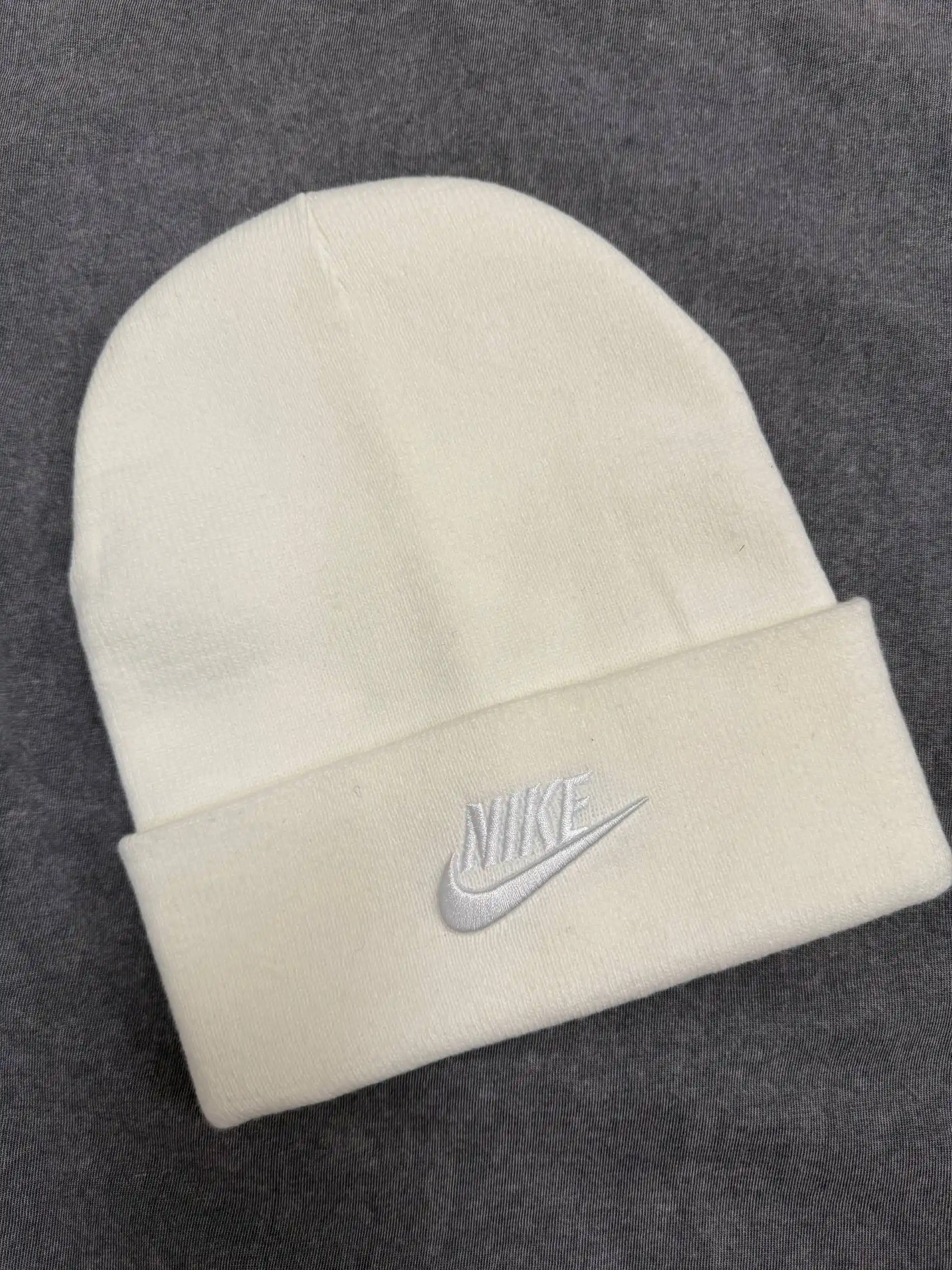 Ботильоны, кофта, куртка и шапка