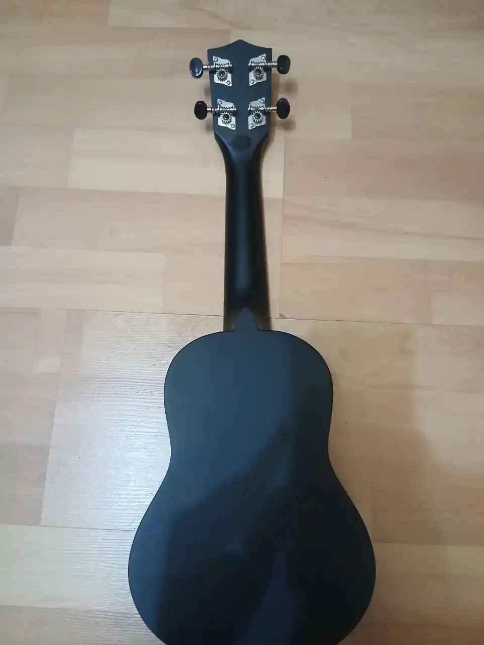 Укулеле новая с порванной струной