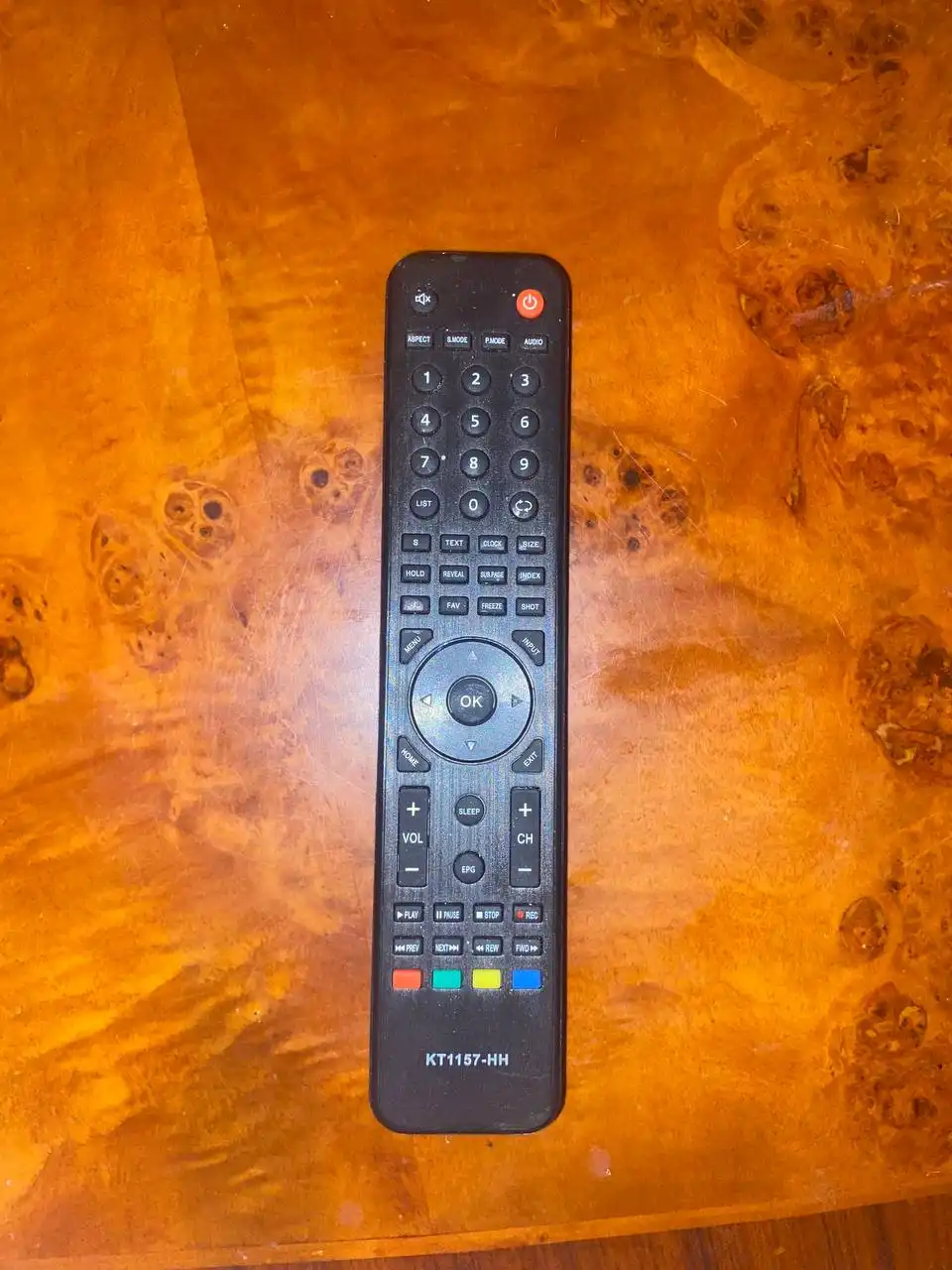 Телевизор JVC с кронштейном и пультом