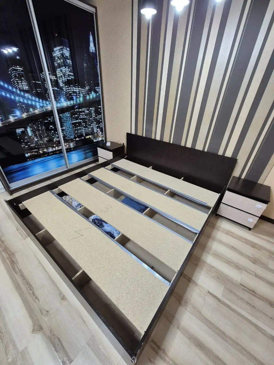 Продам кровать и тумбочки