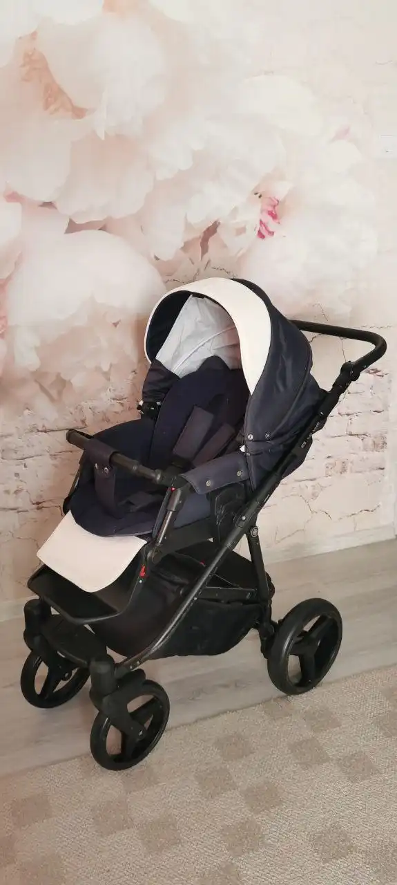 Продажа детской коляски Adamex Barcelona 3 в 1