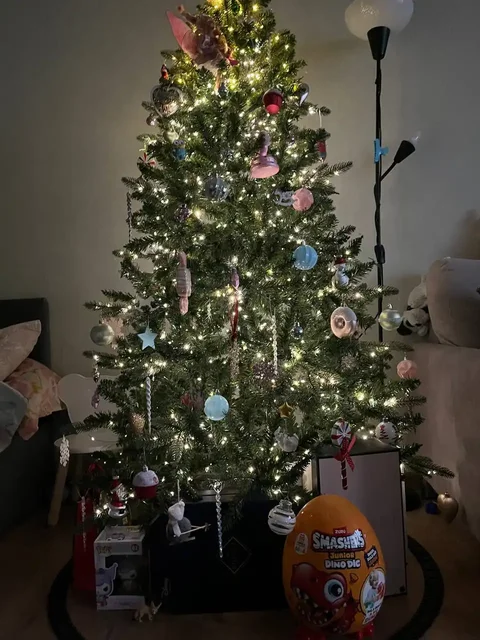 Продажа искусственной елки 160 см с литыми ветками и гирляндой - Для дома и дачи в Балашиха