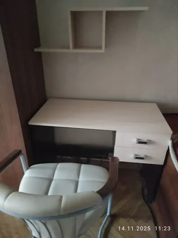 Детский письменный стол на колесиках с ящиками и полкой - Для дома и дачи в Балашиха