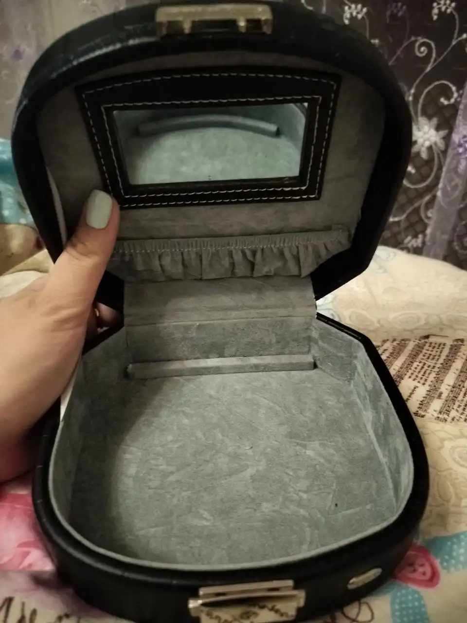 Шкатулка для украшений