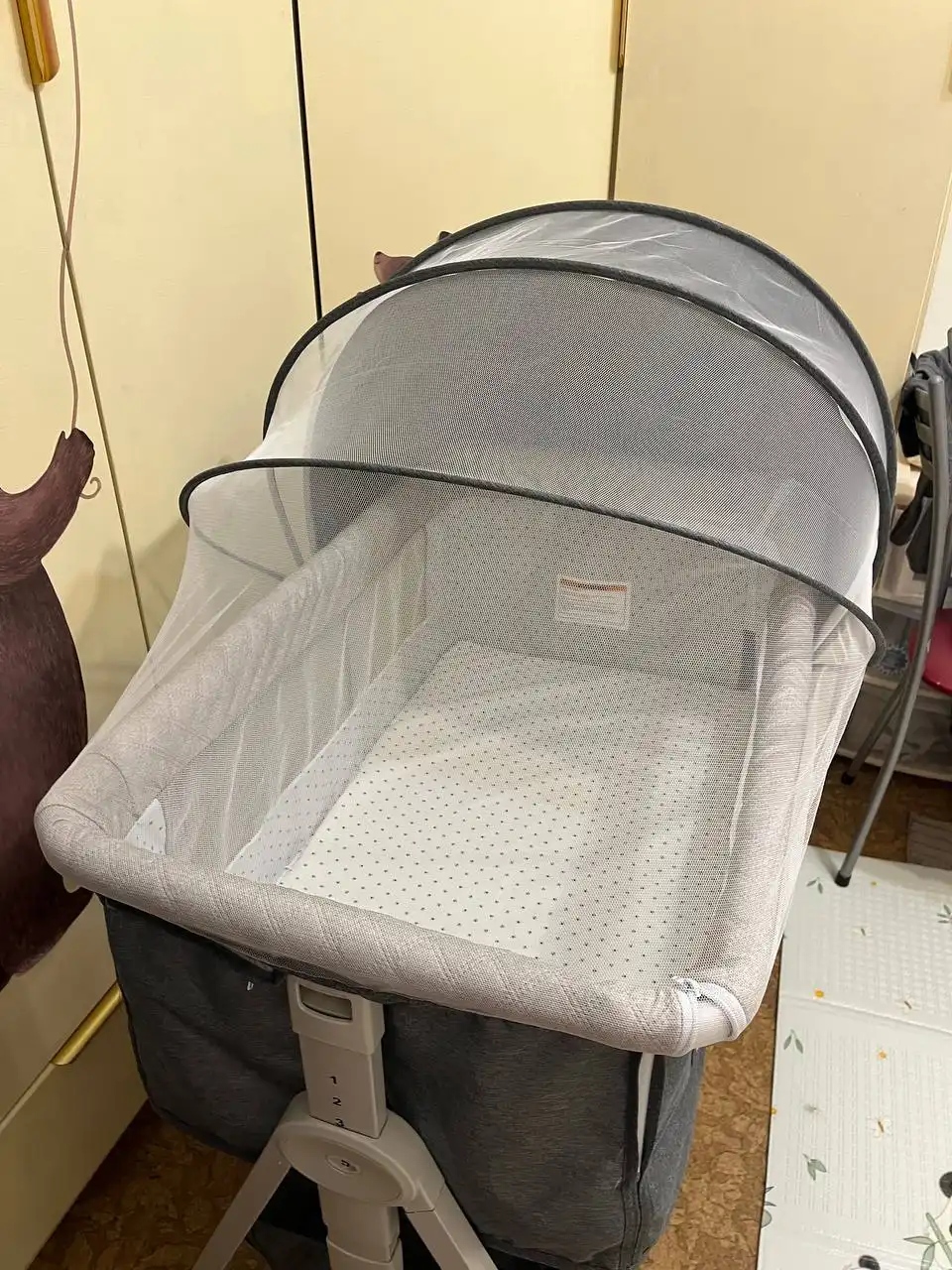 Детская приставная кроватка-люлька