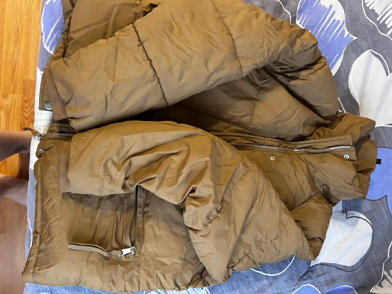 Продам теплую зимнюю куртку