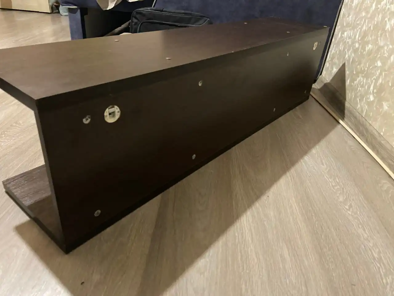 Настенная полка под TV