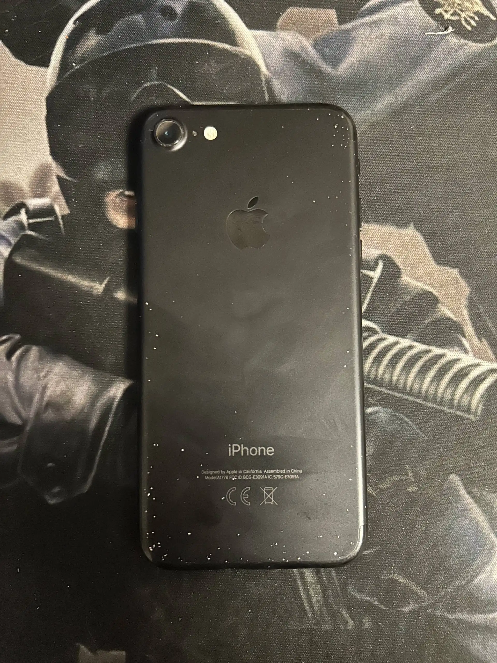 Продам айфон 7 32 гб в отличном состоянии