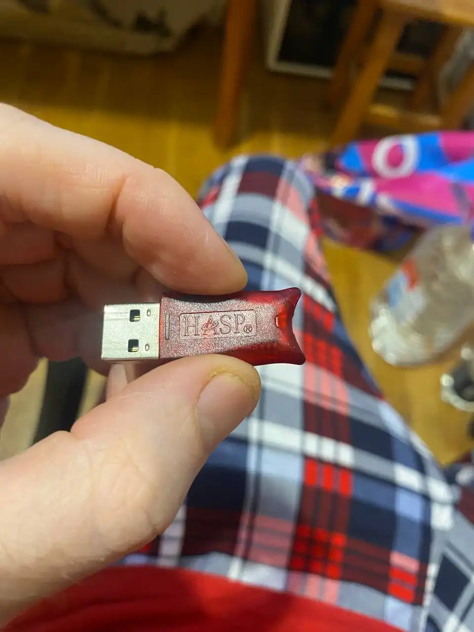 Продам ключ 1С версия 7