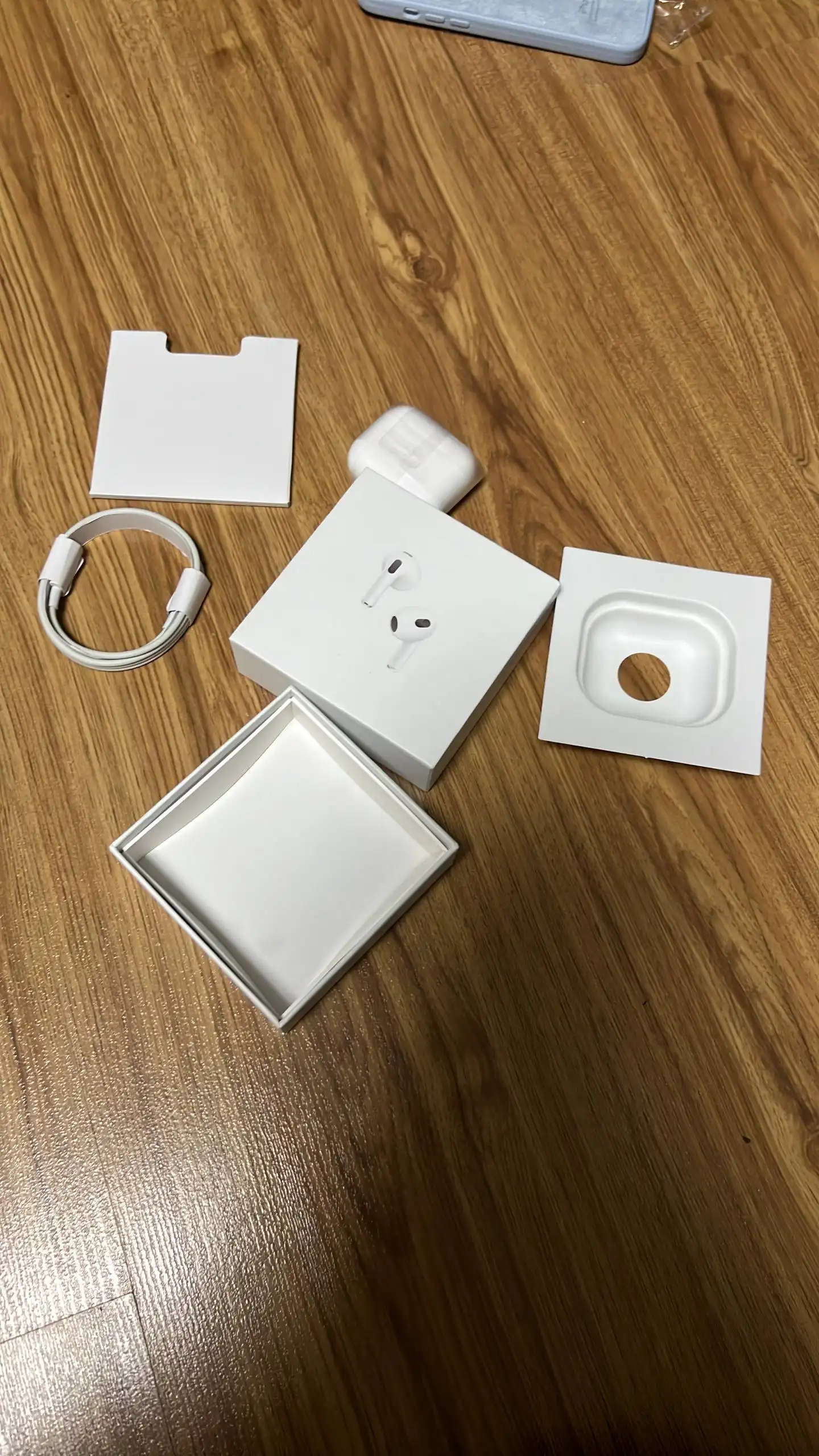 Наушники A.Pods 3 с зарядками