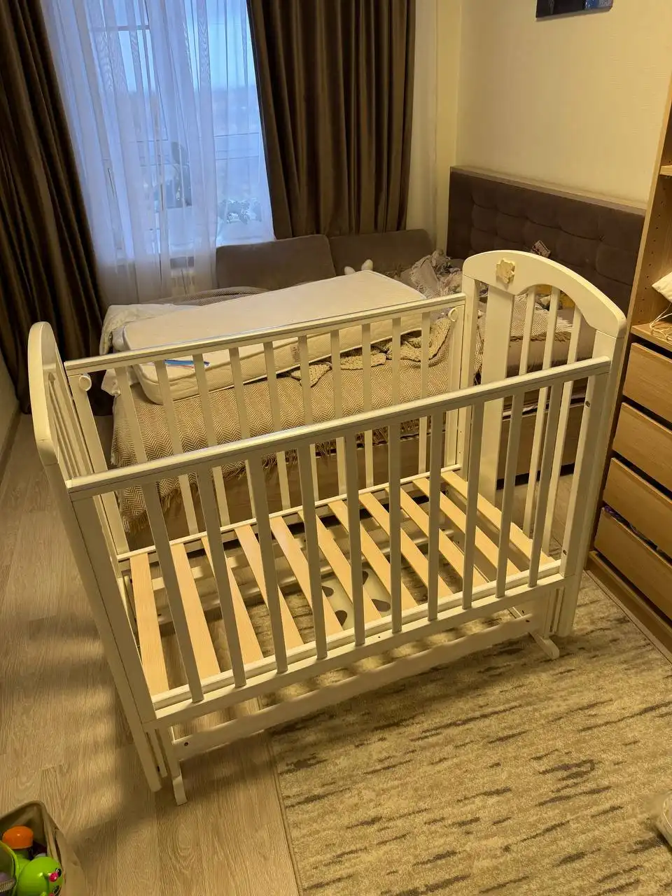 Детская кроватка из массива березы с ортопедическим матрасом