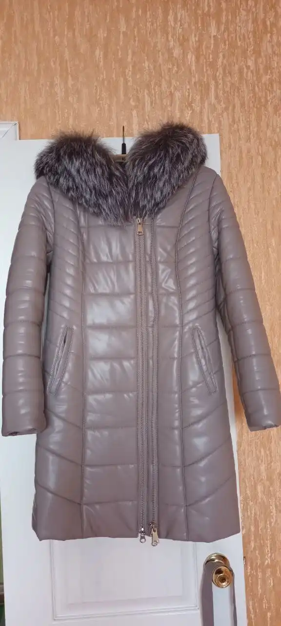 Пальто зимнее размер 44-46 из эко кожи с натуральным мехом