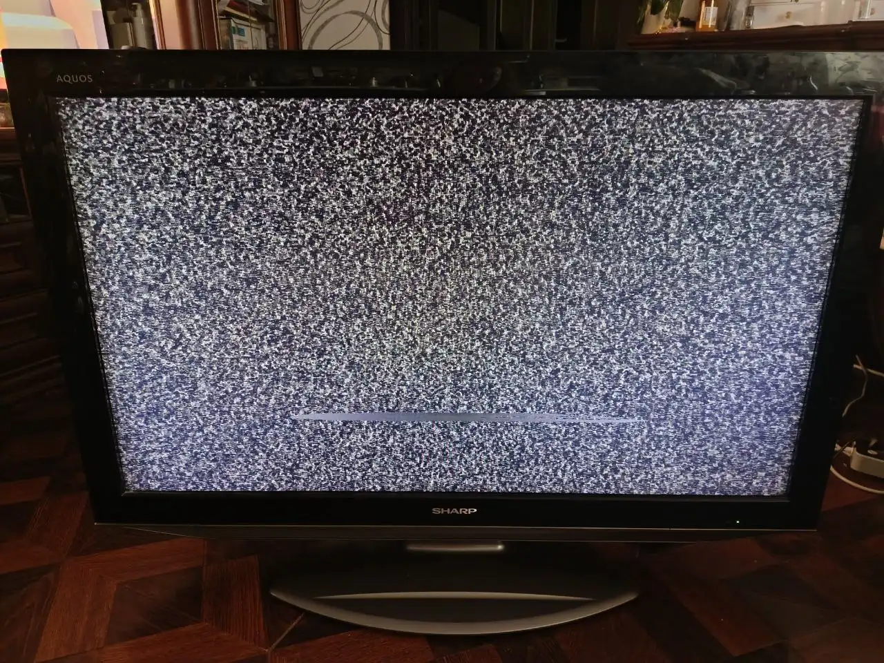 Телевизор Sharp Aquos 42" (2007-2010 г.)