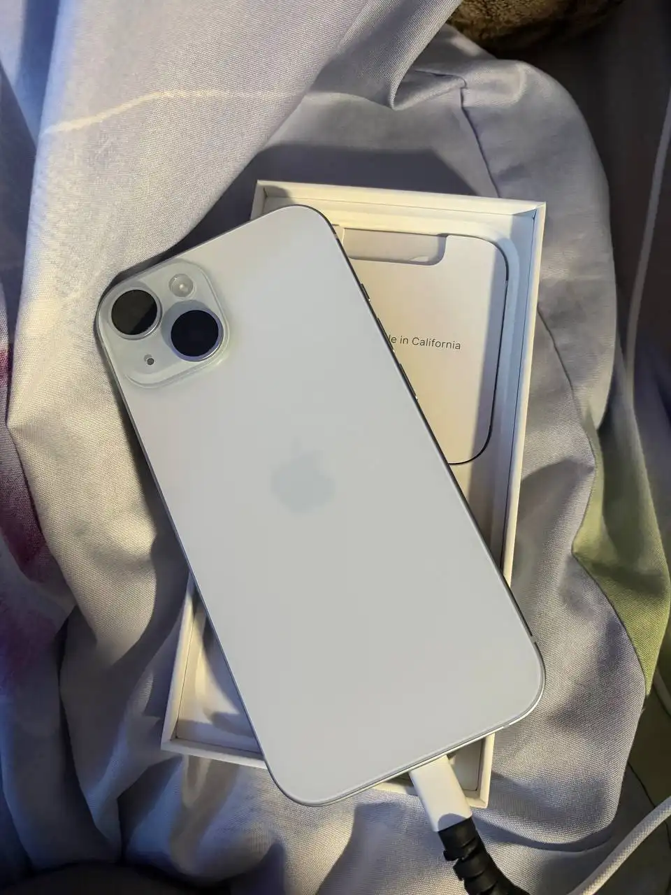 Продажа iPhone 15 256гб голубого цвета