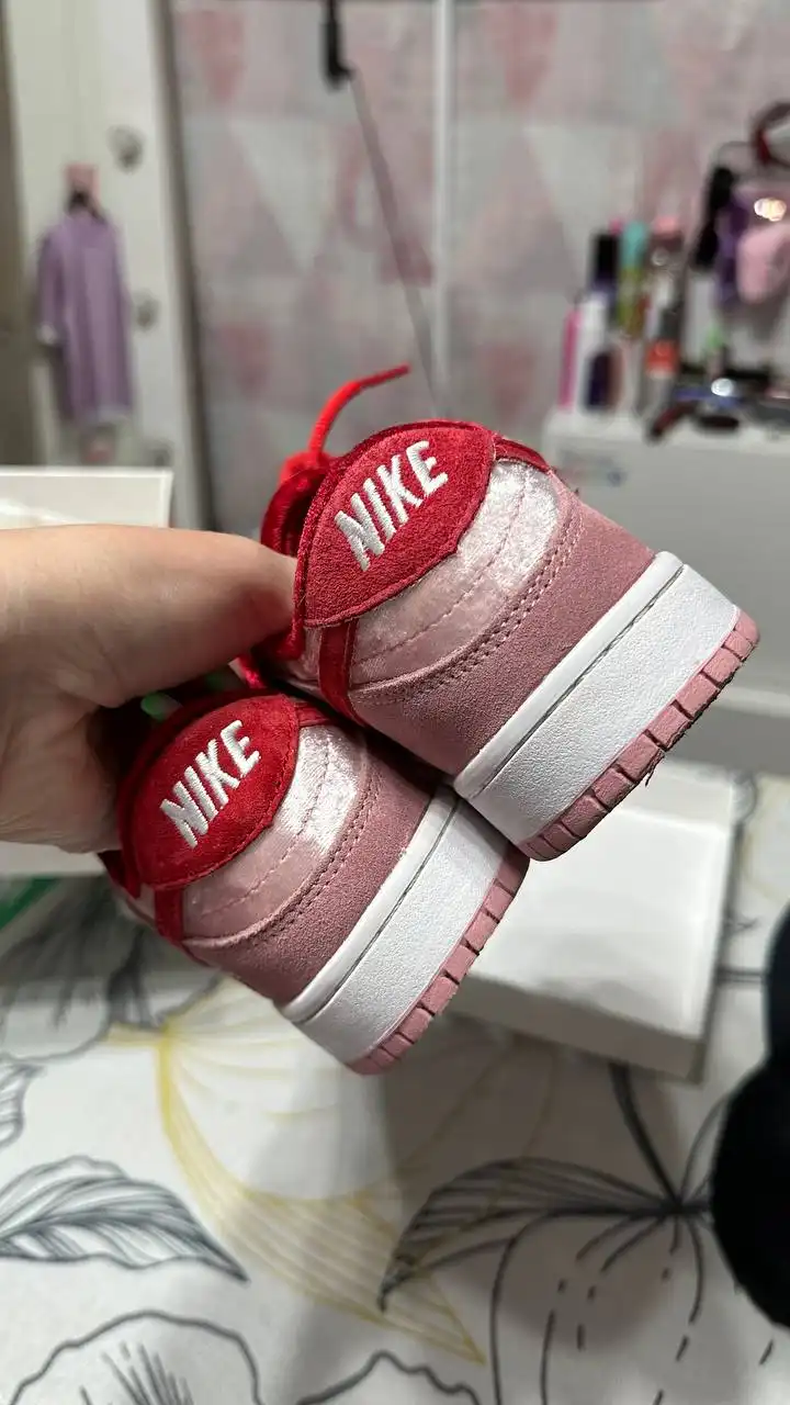 Продажа детских кроссовок 32 размера