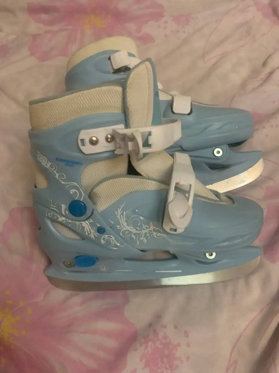 Детские коньки с небольшими царапинами - Спортивный инвентарь (Барахолка) в Балашиха