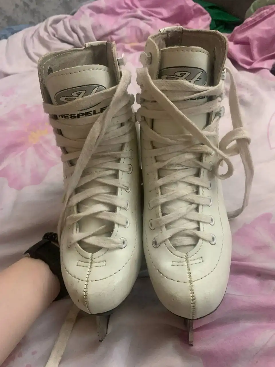 Женские фигурные коньки размер 37 - Спортивные товары (Барахолка) в Балашиха