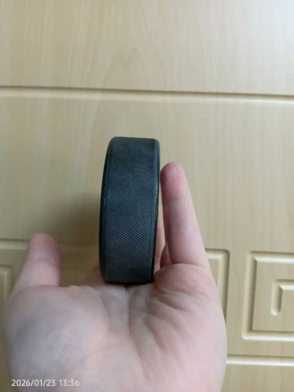 Подписанная шайба хоккеиста Александра Якушева - Коллекционирование (Хобби и отдых) в Балашиха