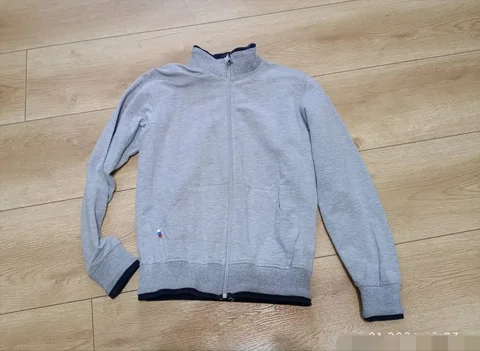 Кофта на молнии размер 134 см - Костюмы в Балашиха