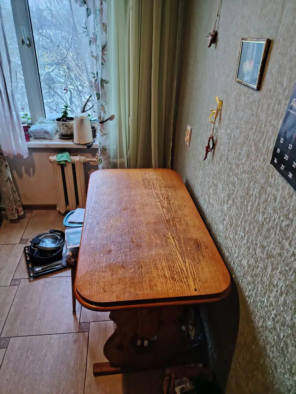 Продам обеденный стол бежевый Б/У - Мебель (Барахолка) в Балашиха