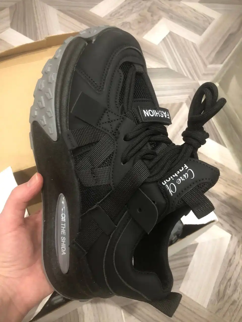 Обувь и одежда: тапочки, джемпер, кроссовки, сапожки - Обувь (Одежда) в Балашиха