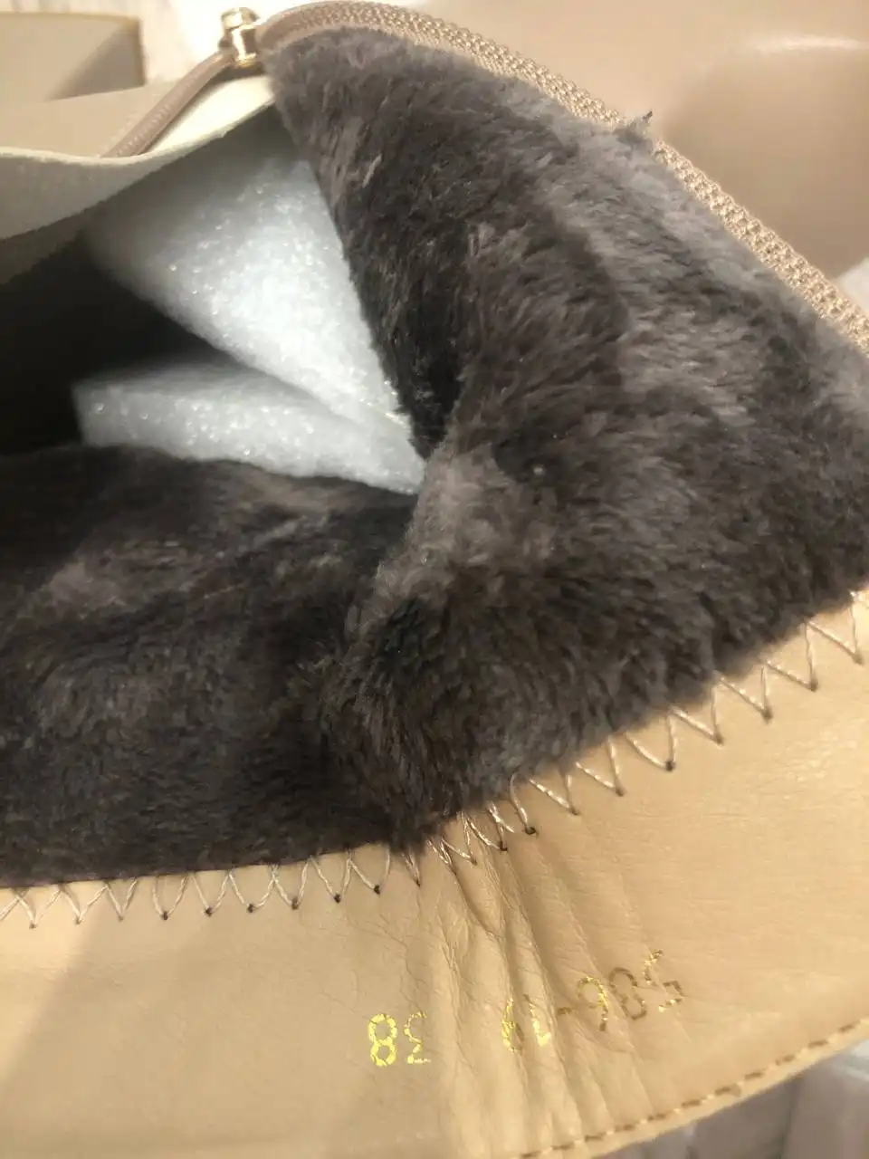 Обувь и одежда: тапочки, джемпер, кроссовки, сапожки - Обувь (Одежда) в Балашиха