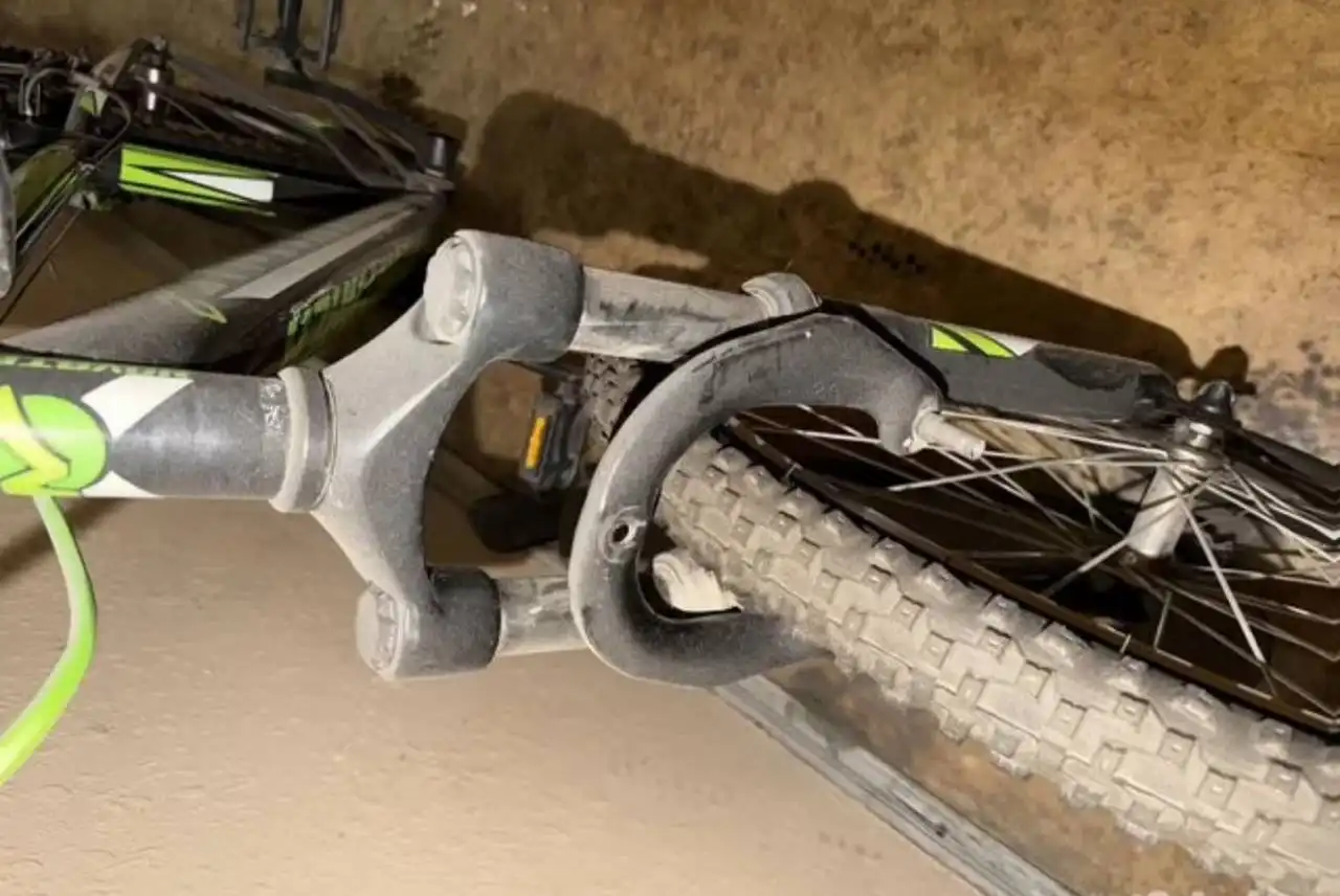 Старый велосипед с неисправностями - Велосипеды (Хобби и отдых) в Балашиха