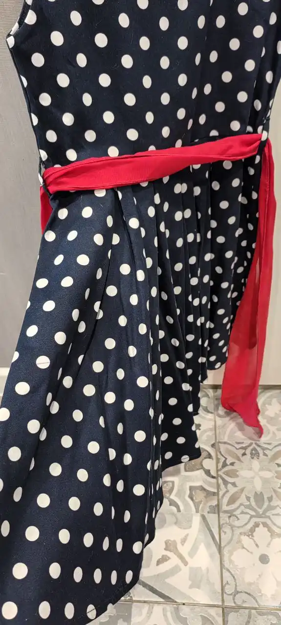 Детские праздничные и школьные платья 122-128 - Детская одежда (Одежда) в Балашиха