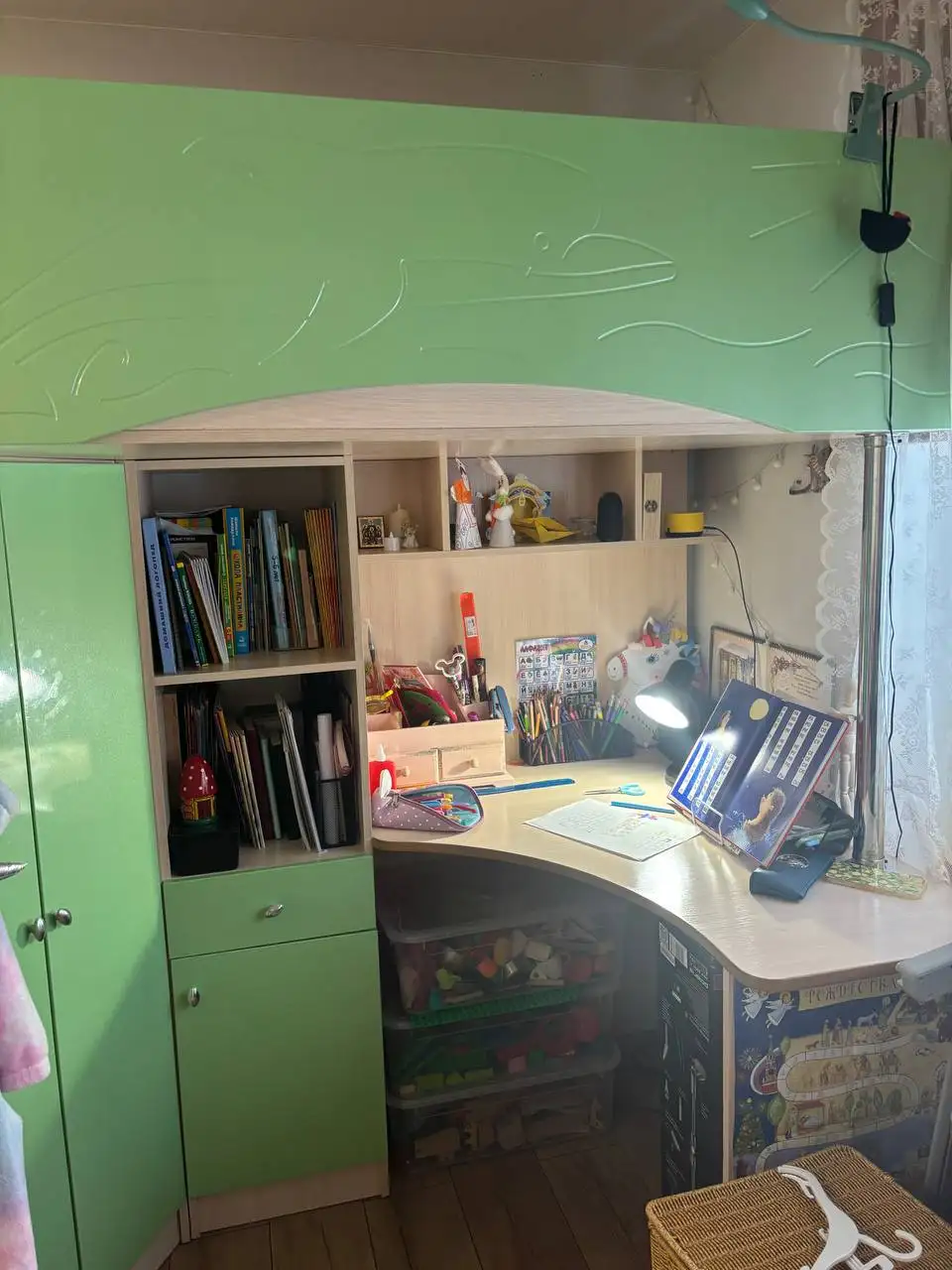 Продам кровать с большим столом и шкафом - Мебель (Барахолка) в Балашиха