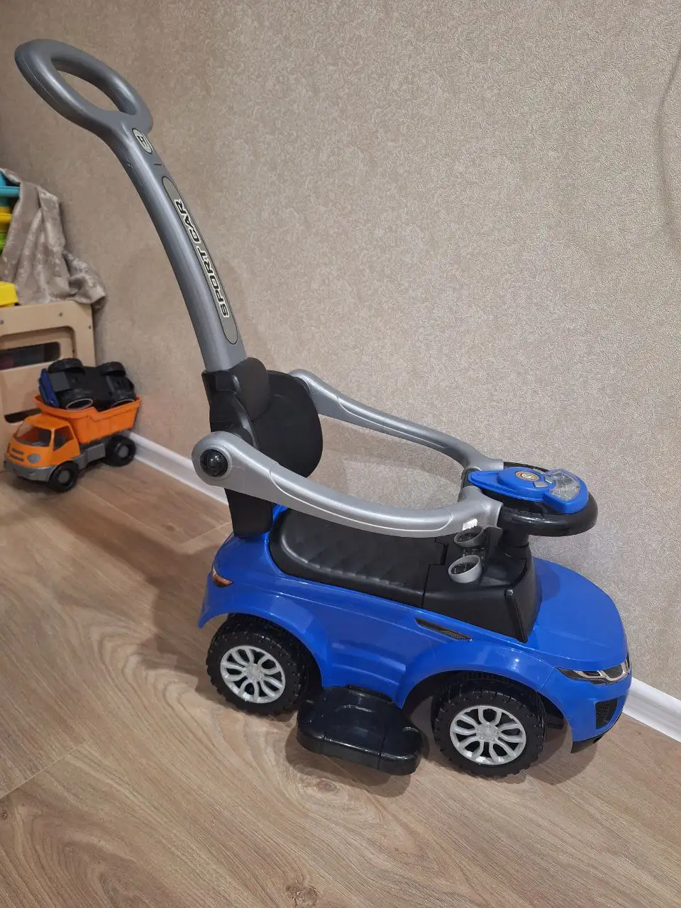 Продам машинку-каталку для детей - Машинки-каталки (Товары для детей) в Балашиха