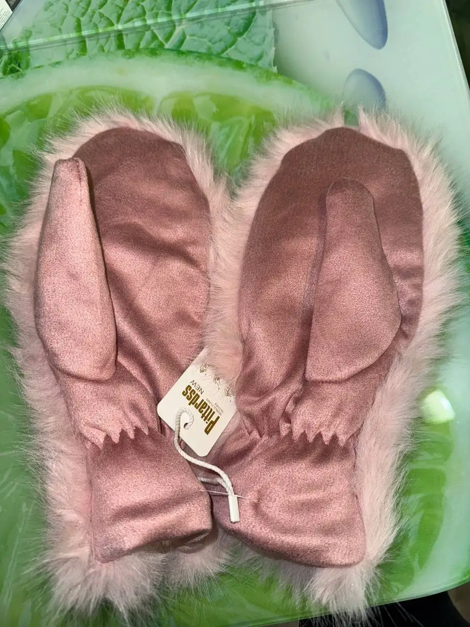 Новые меховые варежки - Аксессуары (Одежда) в Павлино