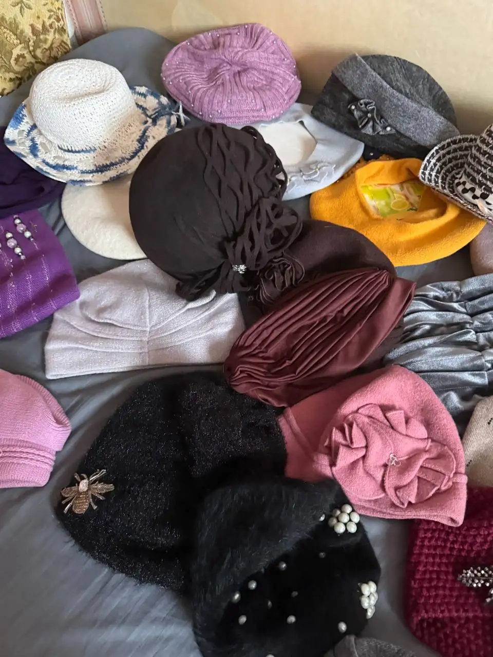 Женские головные уборы: шапки, шляпы, береты - Головные уборы (Одежда) в Балашиха