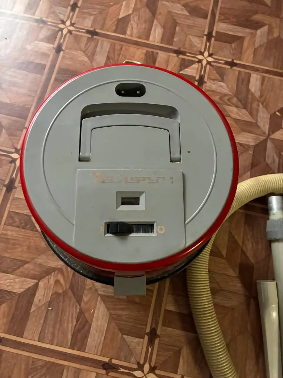 Пылесос Тайфун рабочий мощный - Барахолка в Балашиха