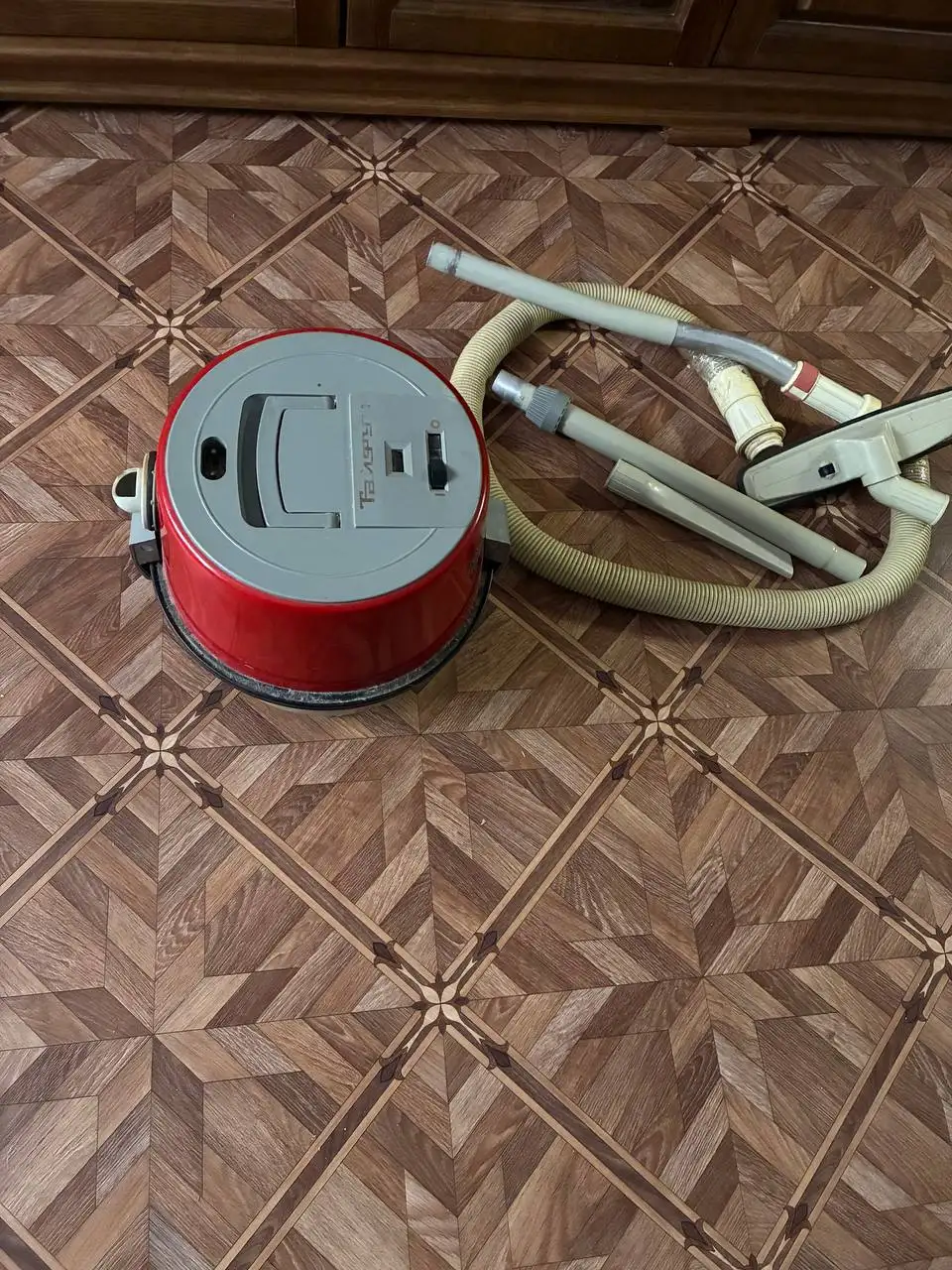 Пылесос Тайфун рабочий мощный - Барахолка в Балашиха