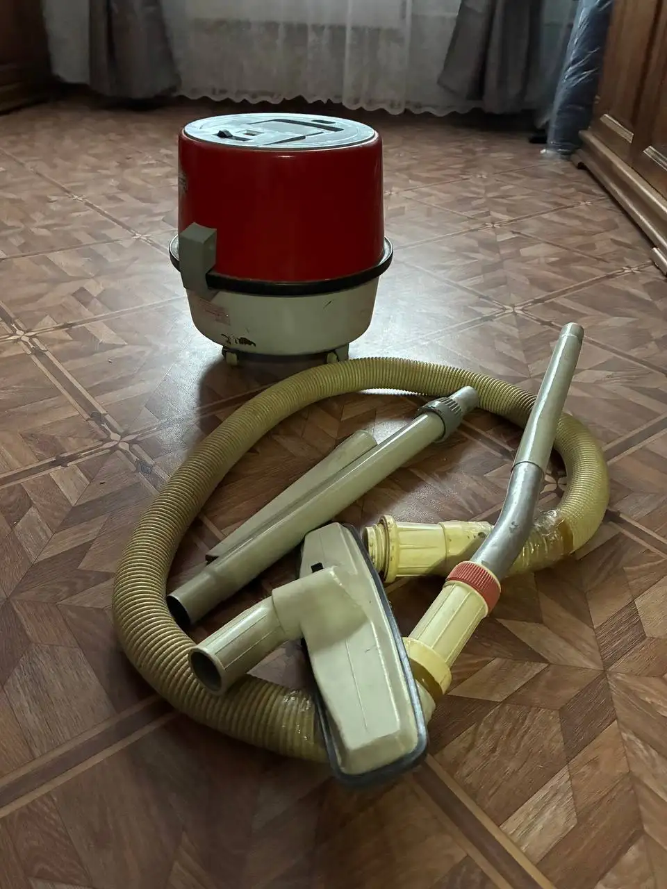 Пылесос Тайфун рабочий мощный - Барахолка в Балашиха