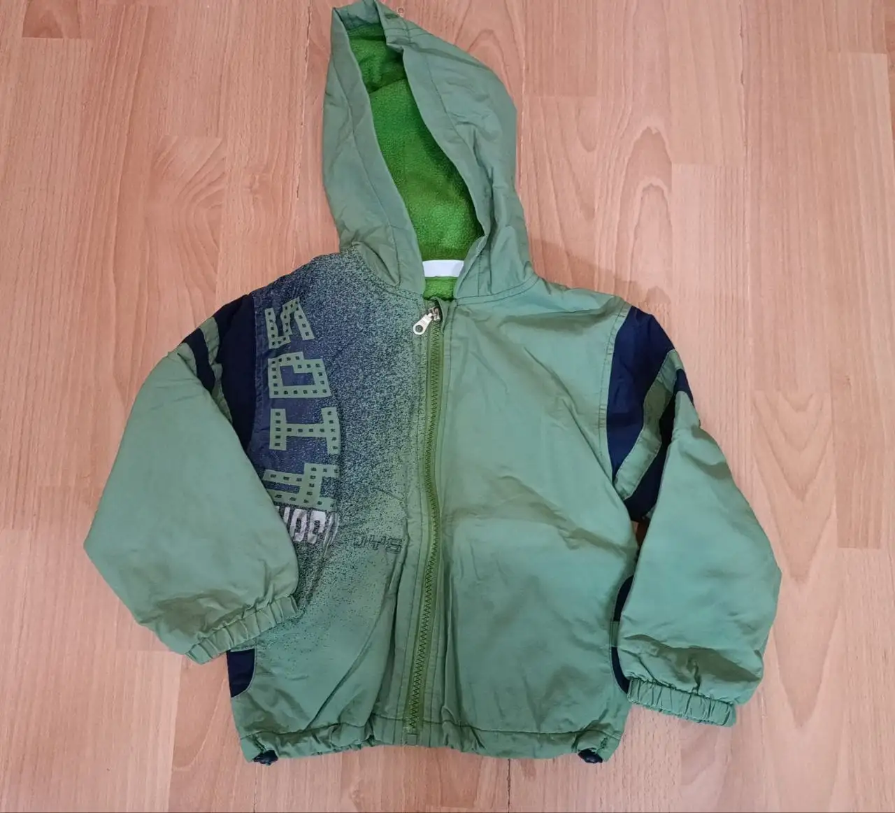 Ветровка на флисовой подкладке размер 98 см - Верхняя одежда (Одежда) в Балашиха