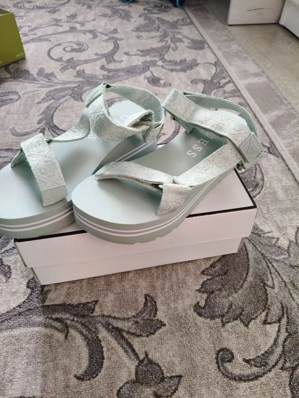 Новые сандалии Guess размер 37-37.5 - Обувь (Одежда) в Балашиха