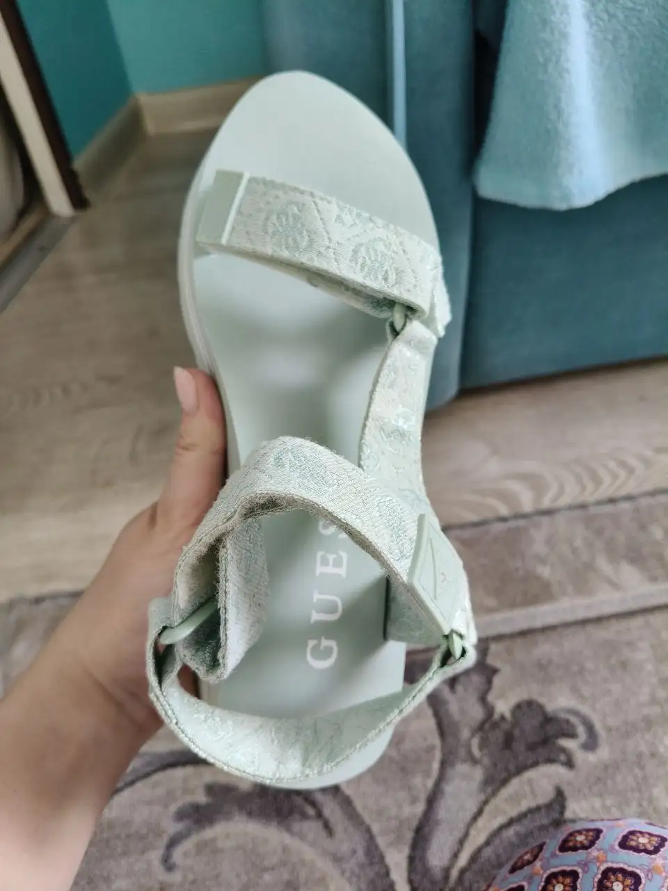 Новые сандалии Guess размер 37-37.5 - Обувь (Одежда) в Балашиха