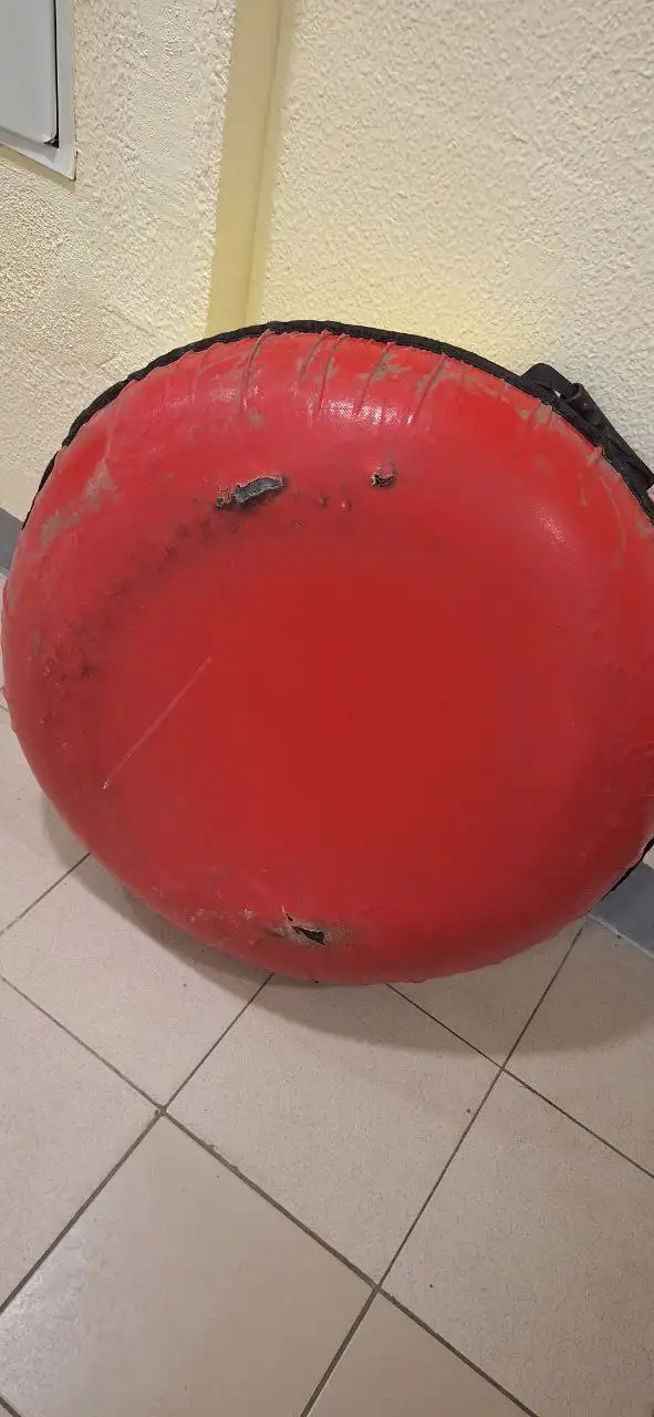 Отдам даром тюбинг с потертостями - Хобби и отдых в Новое Измайлово