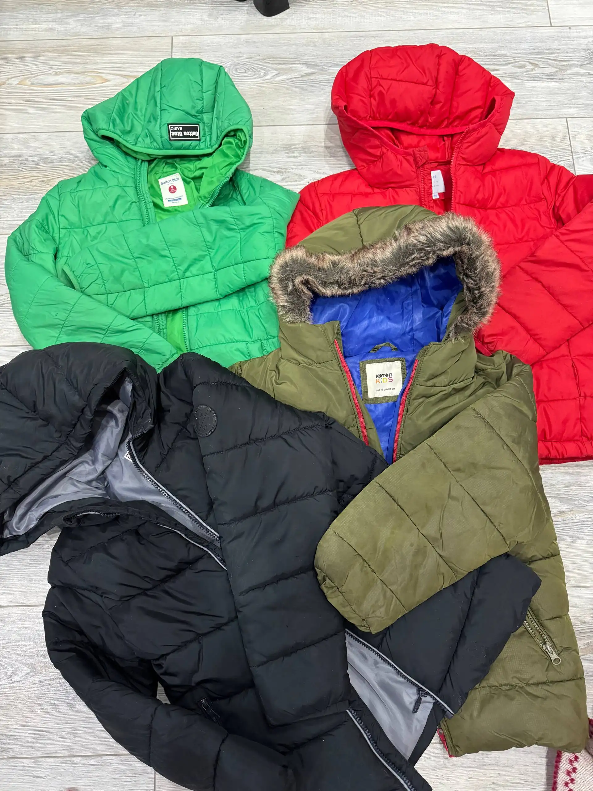 Куртки: весенние и зимние, 134 размер - Верхняя одежда (Одежда) в Балашиха