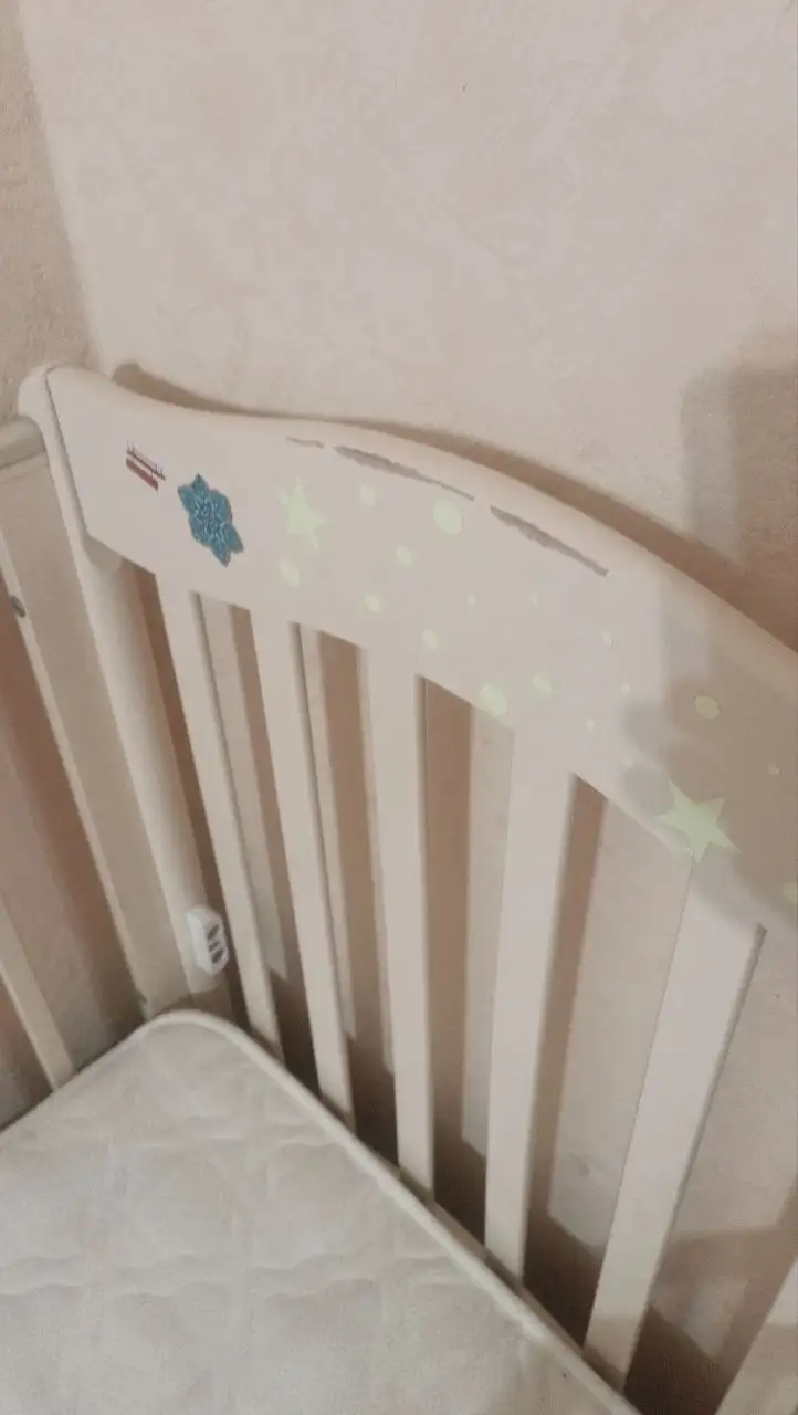 Детская кроватка-маятник с дефектом - Детская мебель (Товары для детей) в Лесной Городок