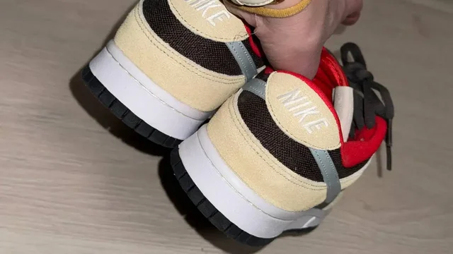 Продажа новых мужских кроссовок - Футболки в Балашиха