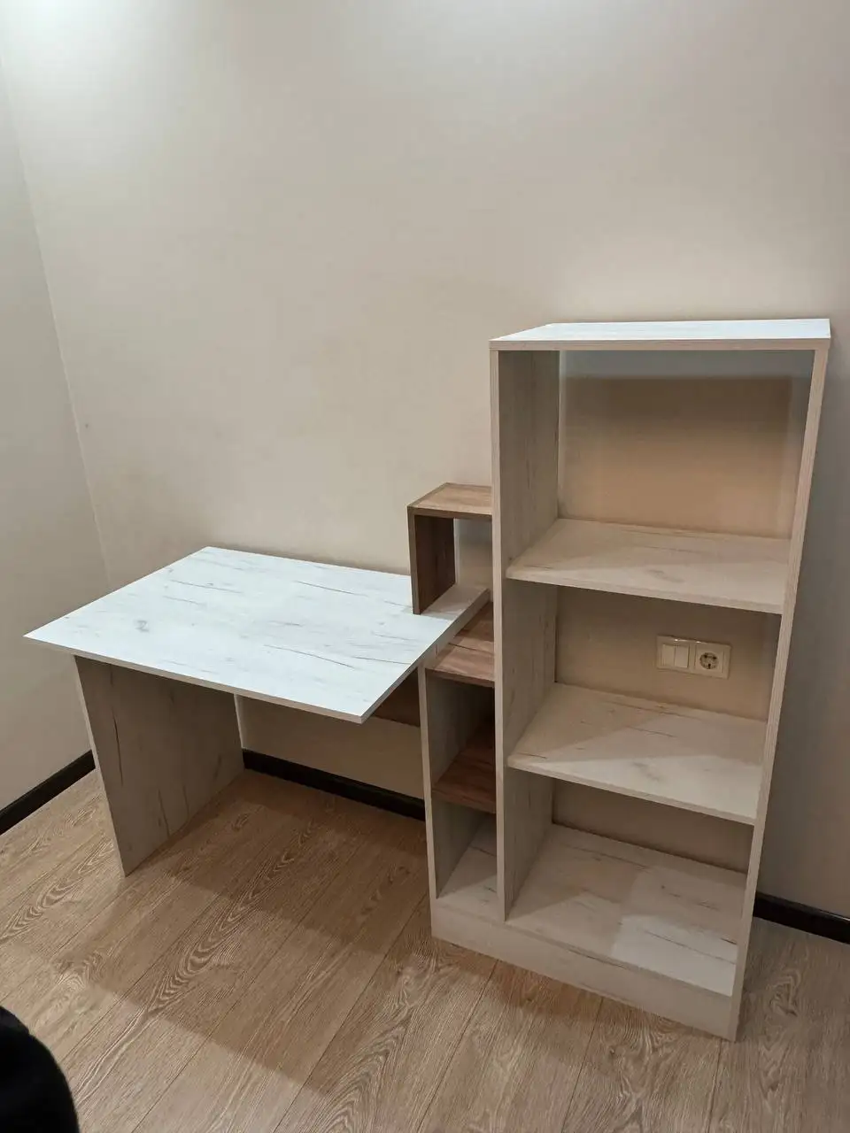 Продам письменный стол со стеллажом - Мебель (Для дома и дачи) в Балашиха