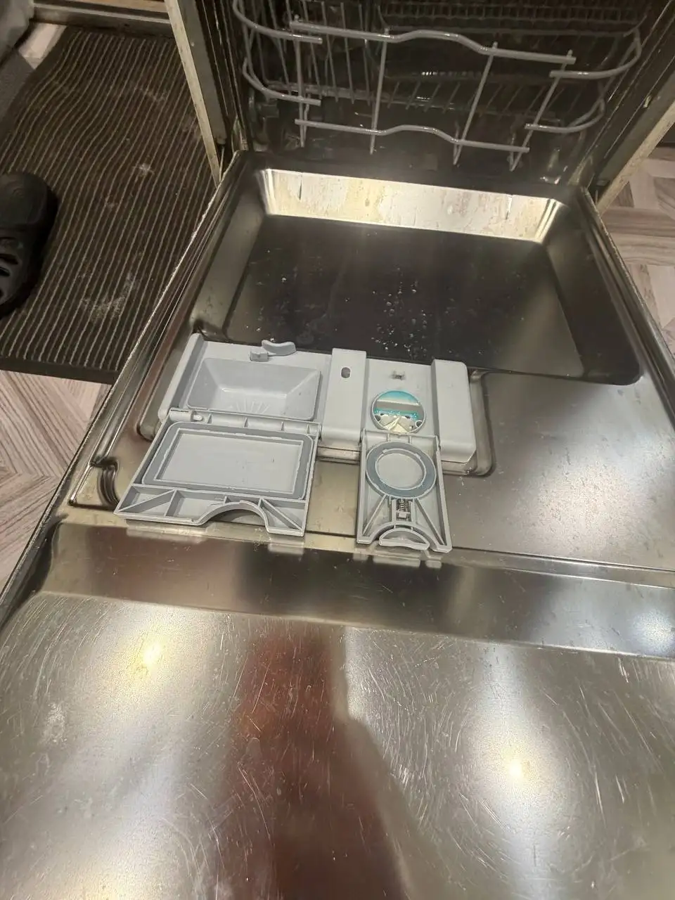 Посудомоечная машина встраиваемая 45 см на запчасти - Крупная бытовая техника (Электроника) в Балашиха
