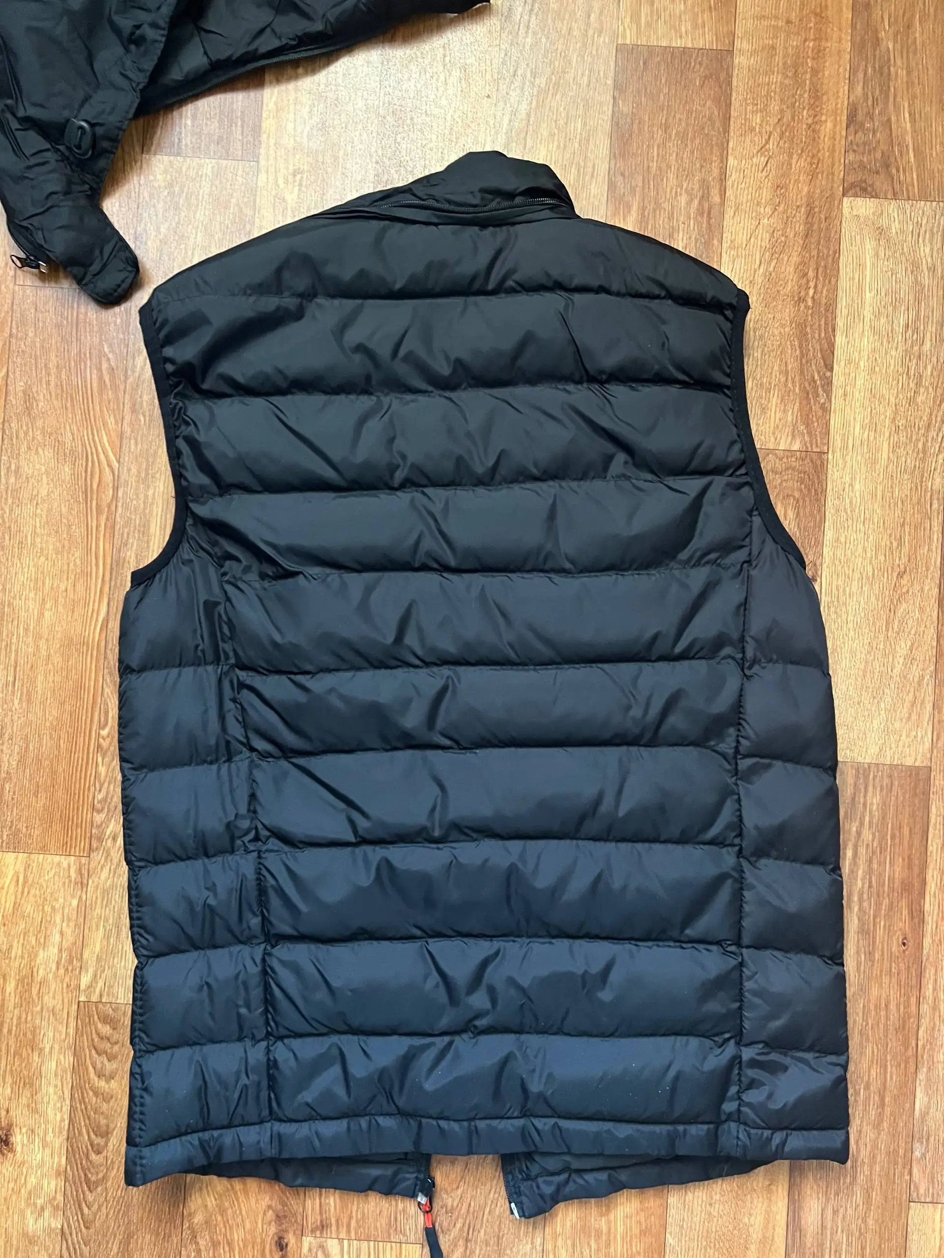 Мужской демисезонный жилет - Мужская одежда (Одежда) в Балашиха