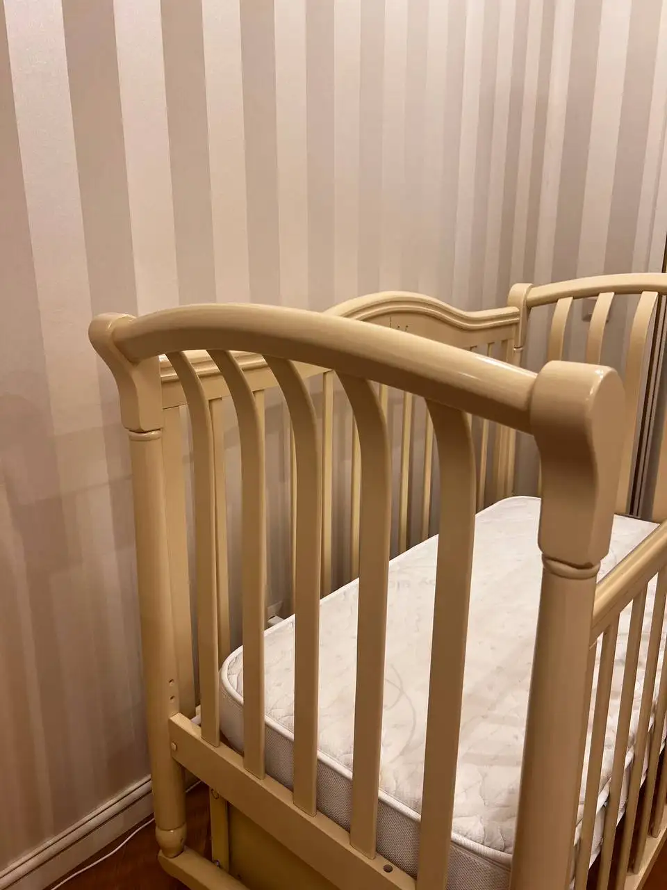 Детская кроватка Лель из массива дерева с матрасом - Детская мебель (Товары для детей) в Балашиха