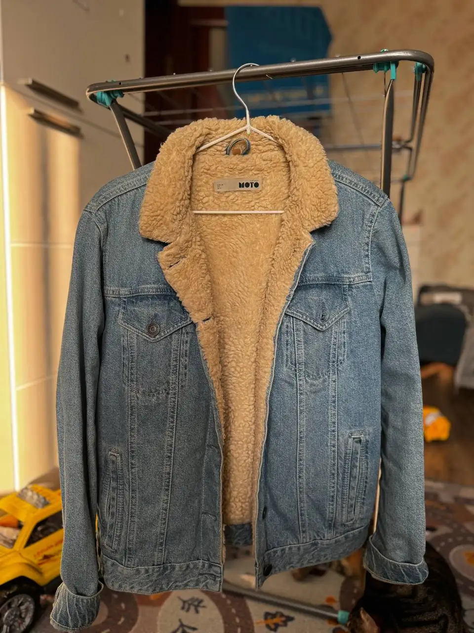 Утепленная голубая куртка и белая куртка - Куртки (Одежда) в Балашиха