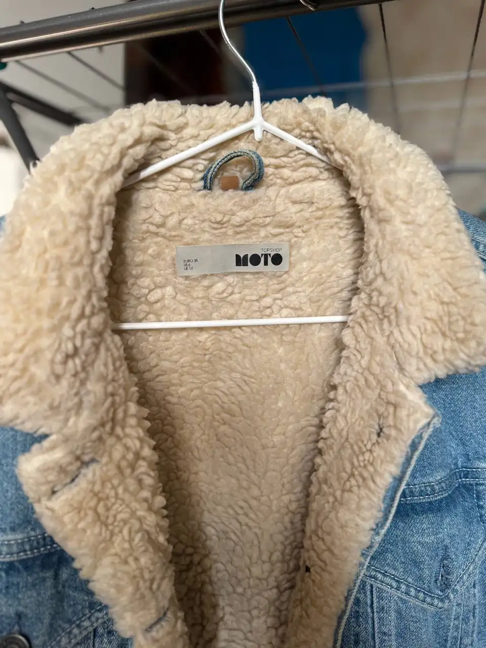 Утепленная голубая куртка и белая куртка - Куртки (Одежда) в Балашиха