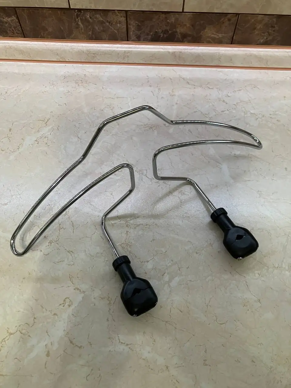 Вешалка в автомобиль - Аксессуары (Авто) в Балашиха